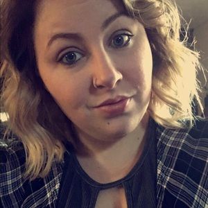 Meet your Posher, April